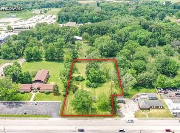6108 Godfrey Road, Godfrey, IL 62035
