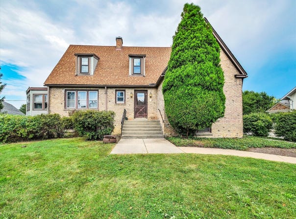 2610 Park Lane, Glenview, IL 60025