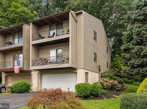 538 GIA Circle, CLIFTON HEIGHTS, PA 19018