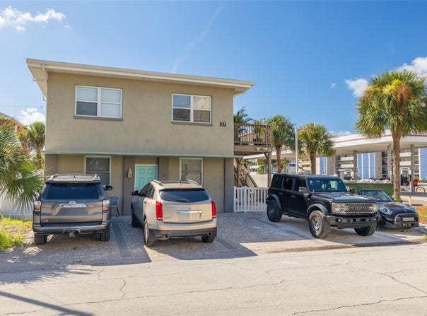 37 144TH Avenue, MADEIRA BEACH, FL 33708