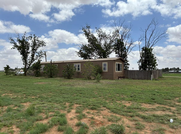 1116 E Bynum Lane, Brownfield, TX 79316
