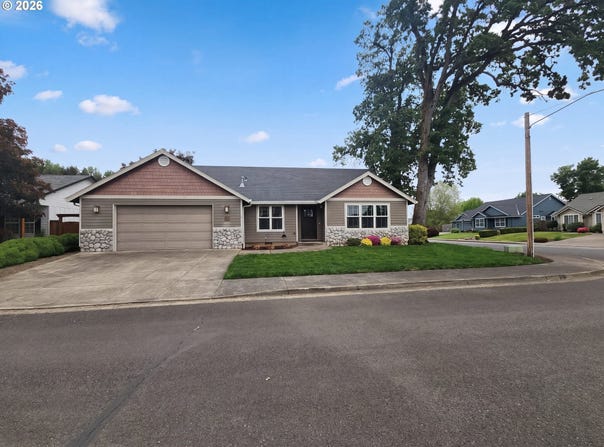 1310 WILLOW St, JunctionCity, OR 97448