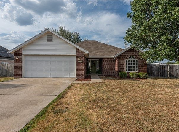 1242 Fox Trail Drive, Elkins, AR 72727