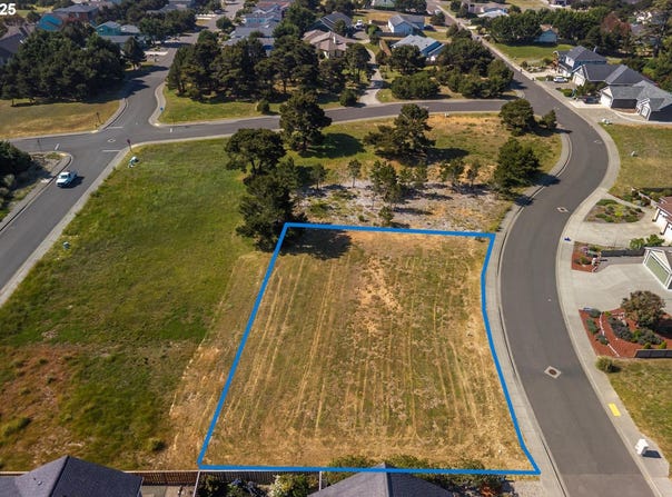2732 LINCOLN Ave, Bandon, OR 97411