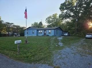 35 State Route 853, White Plains, KY 42464