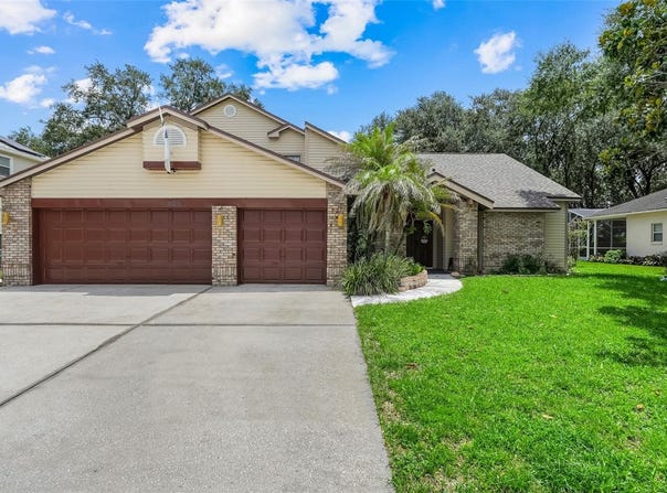 305 FORREST CREST Court, OCOEE, FL 34761