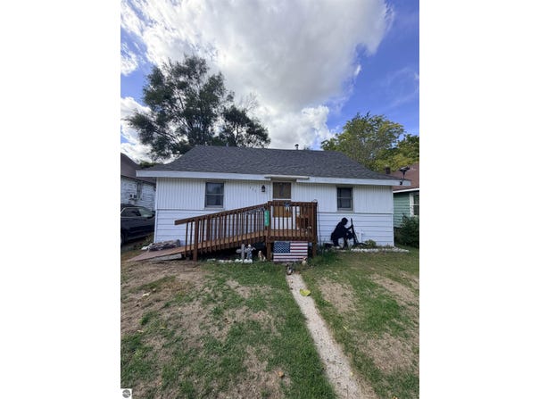 117 Pleasant Avenue, Alma, MI 48801