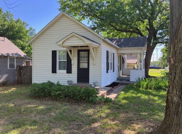 320 S Malcolm, Chanute, KS 66720