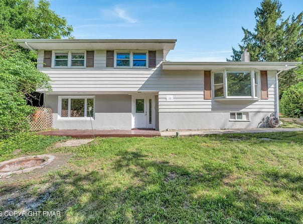 1138 Hillside Avenue, Saylorsburg, PA 18353