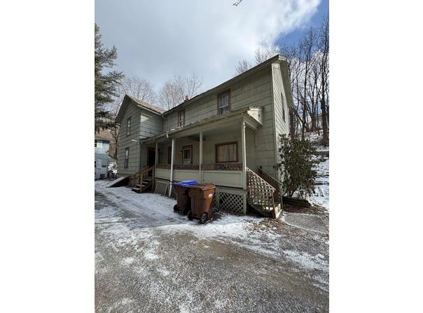 24 2nd Ave, Franklin, PA 16323