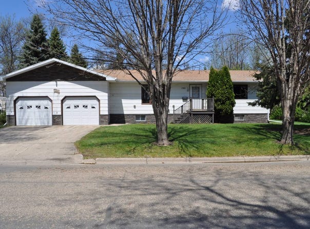 1301 Lenham SE Ave, Cooperstown, ND 58425