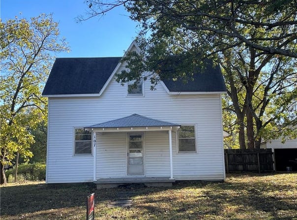 107 E Pleasant Street, Butler, MO 64730