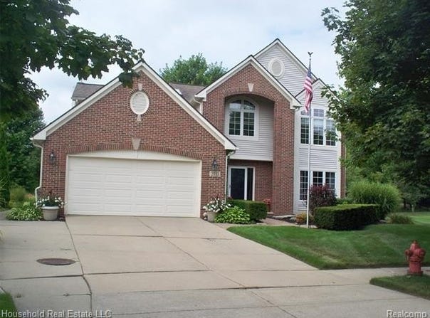 2933 Augusta Drive, Commerce Twp, MI 48382