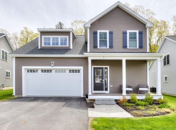 21 Salisbury Hill Blvd, Worcester, MA 01609