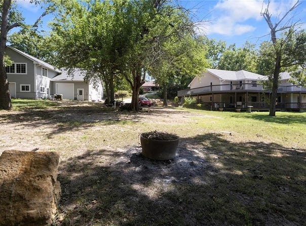8010 Rock Creek Drive, Ozawkie, KS 66070