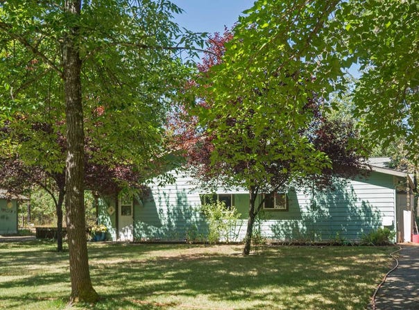 120 Ken Rose Ln, Cave Junction, OR 97523