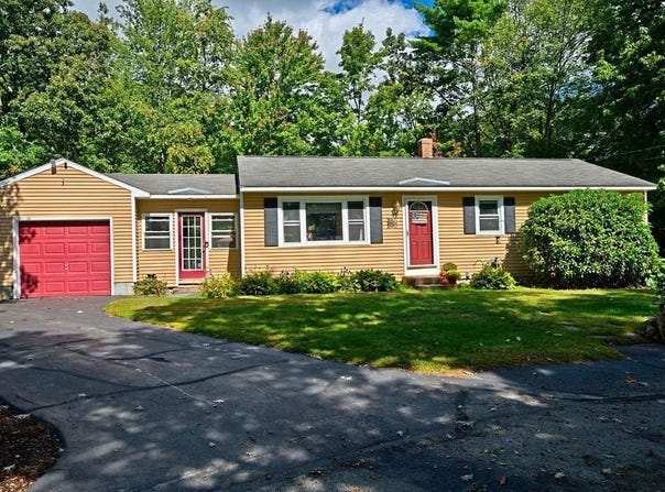 5 Cyr Drive, Hooksett, NH 03106