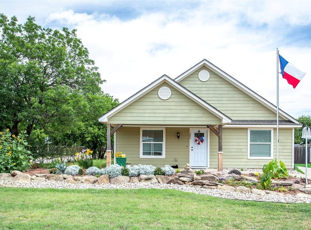 206 W Oak, Olney, TX 76374