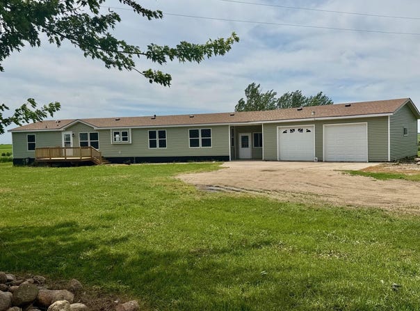 27229 State Highway 264, Worthington, MN 56187