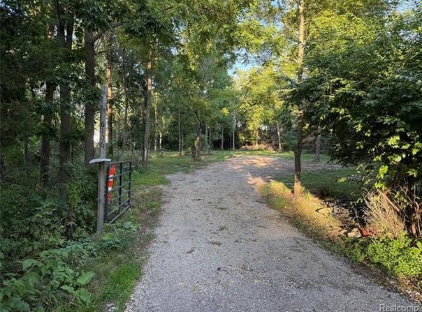 6106 River Road, Flint Twp, MI 48433