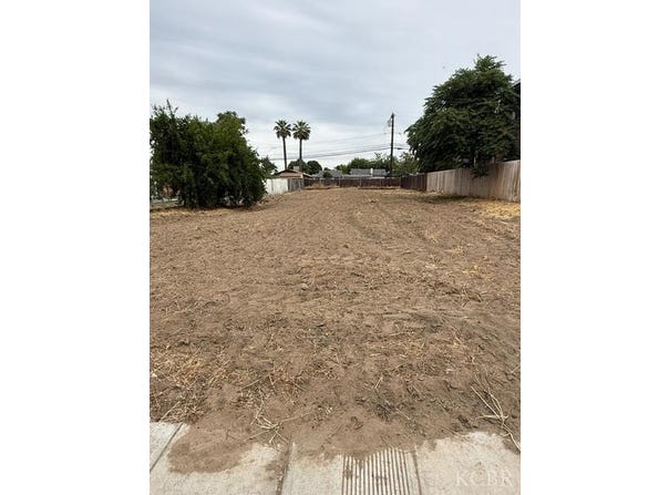 Eleventh lot: 5,6, Hanford, CA 93230