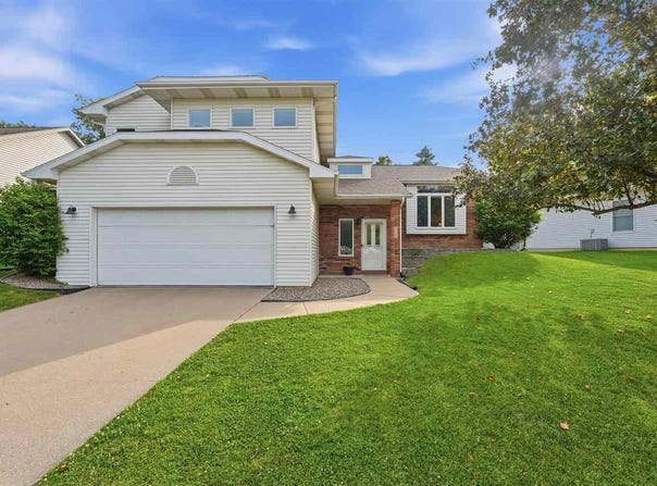 800 Pepper Dr, IowaCity, IA 52240