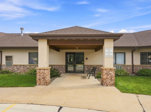 520 S 1st Avenue, New Hampton, IA 50659