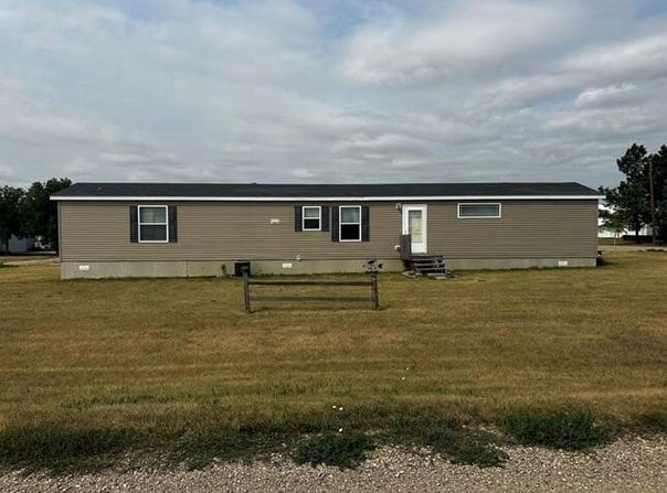 307 E Coffey Street, Akaska, SD 57420
