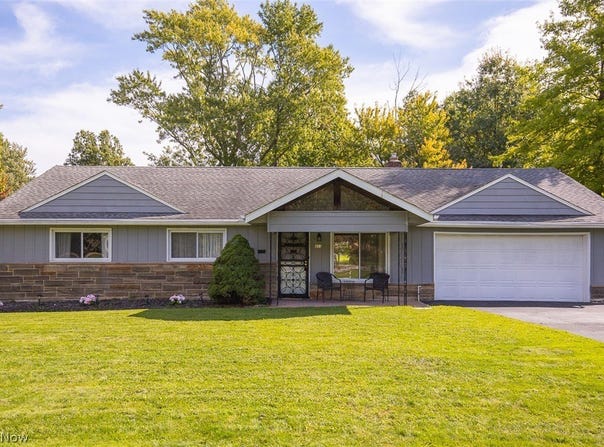 413 Harris Road, Richmond Heights, OH 44143
