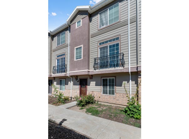 33 E 8330 S, Sandy, UT 84070