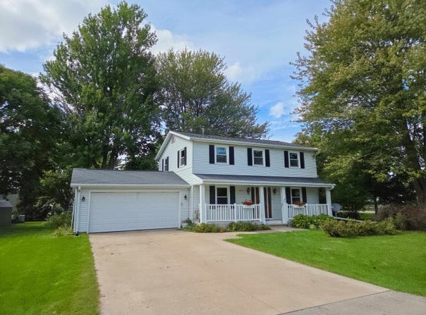 1310 STEAD Drive, MENASHA, WI 54952