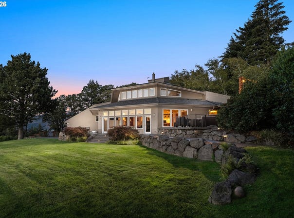 2595 Upper Highline Dr, HoodRiver, OR 97031