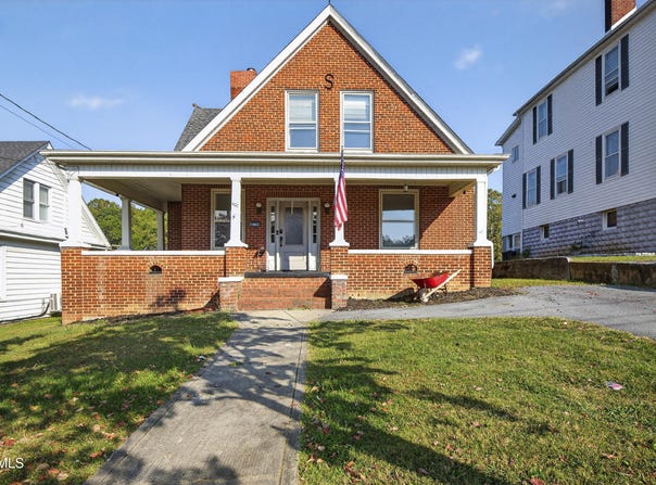 407 College Street, Marion, VA 24354