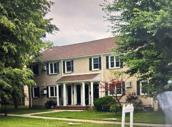 223-24 65 Ave, Bayside, NY 11364