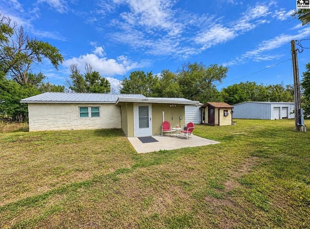 1005 Avenue T, Alden, KS 67512