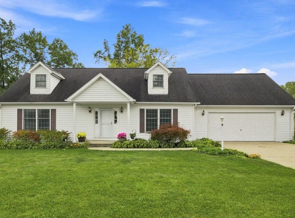 1877 August Dr, Ontario, OH 44906