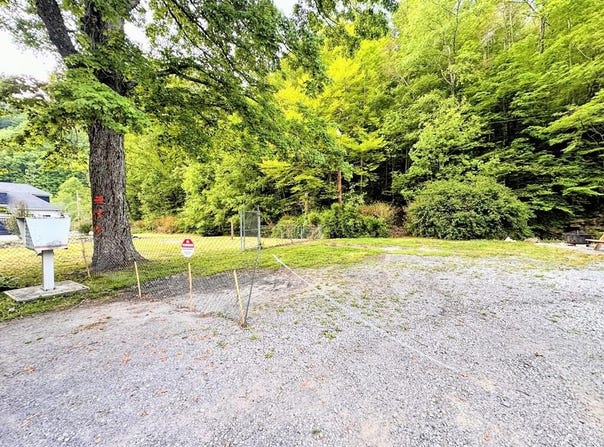 5685 Cherokee Road, ASHLAND, WV 24868