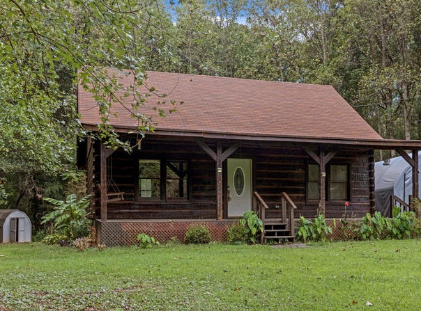 91 Oak Hill Drive NE, White, GA 30184