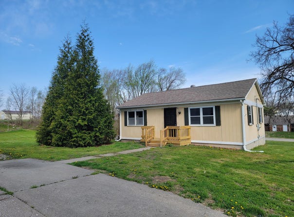 455 Redman Ave, Marshall, MO 65340