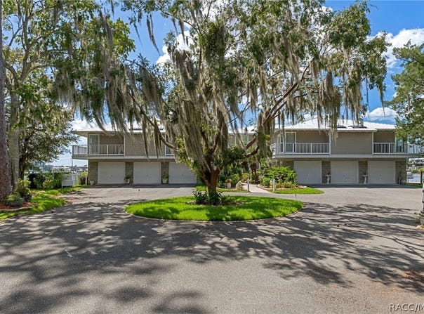 183 NW Baypath Drive, Crystal River, FL 34428