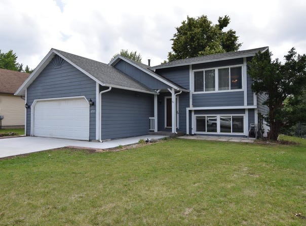 4743 Ridgewind Trail, Eagan, MN 55122