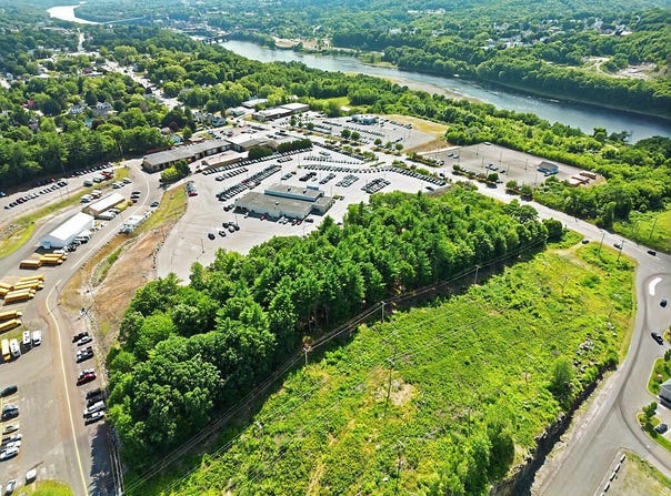 Riverside Drive, Augusta, ME 04330