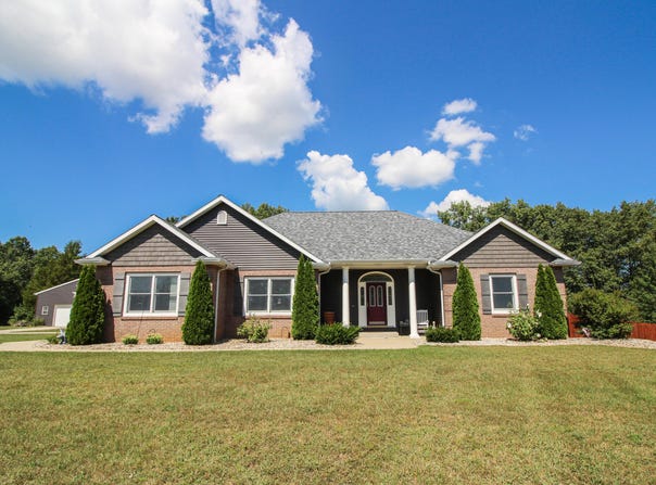 17700 Brad Lane, Three Rivers, MI 49093
