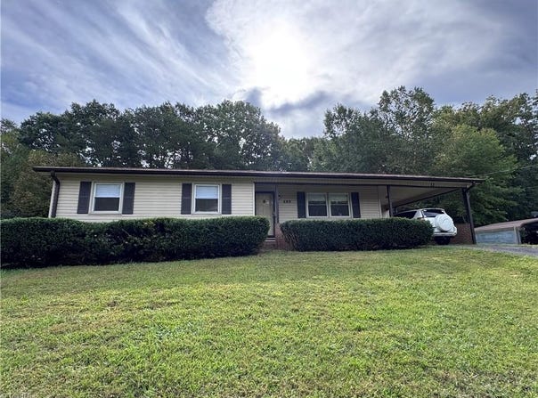 305 Kingston Drive, King, NC 27021