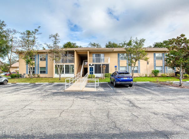 678 Wellington Station Boulevard, Ormond Beach, FL 32174