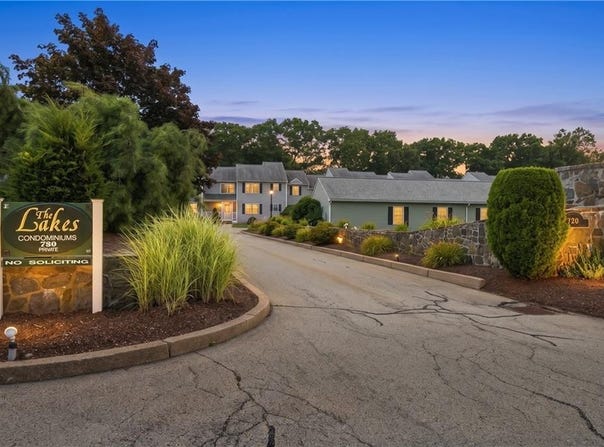 720 Putnam Pike, Smithfield, RI 02828