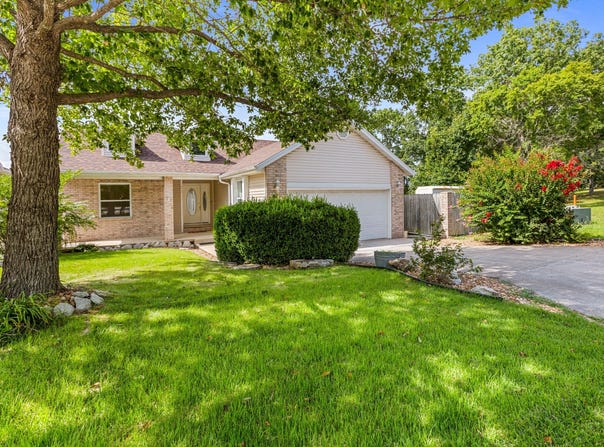1663 Mule Barn Drive, Cape Fair, MO 65624