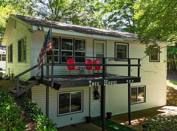 429 S Geneva Road, Shepherd, MI 48883