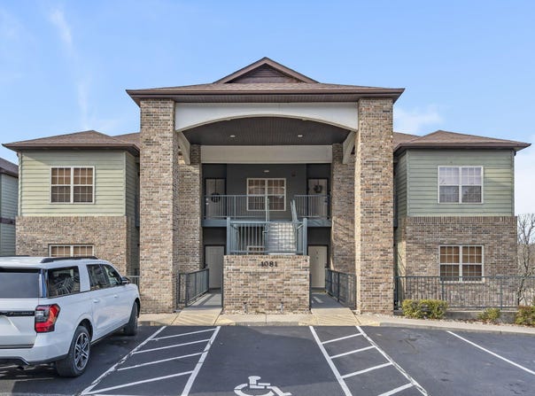 1081 Golf Drive, Branson West, MO 65737
