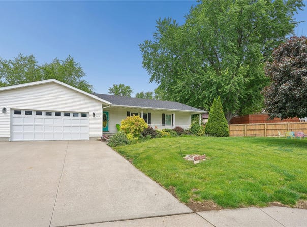403 E 28th Street S, Newton, IA 50208